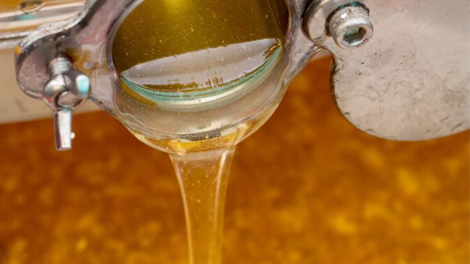 High capacity filtration equipment for honey production