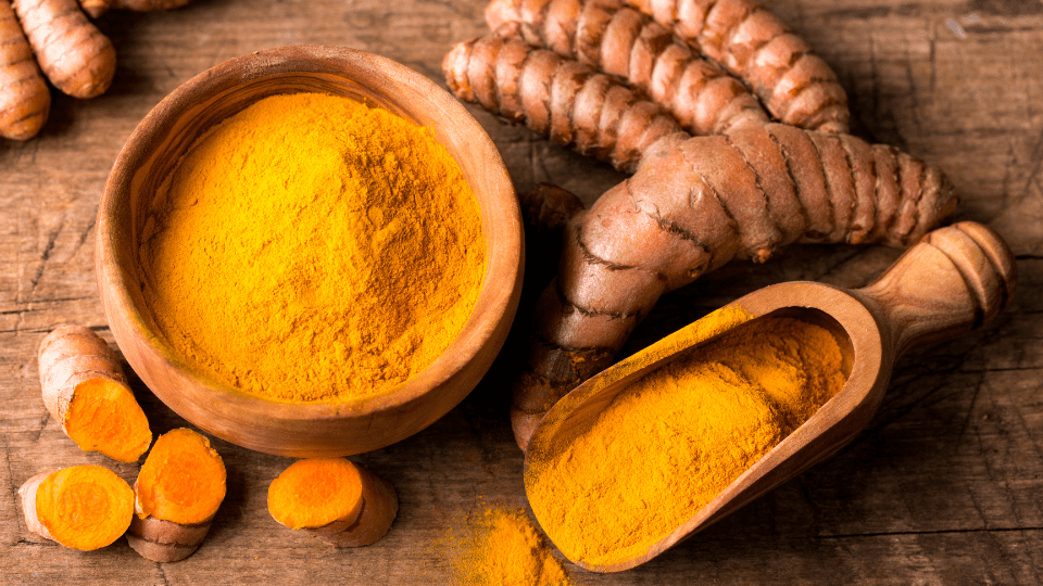 Screening turmeric powder